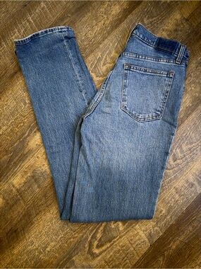 Abercrombie & Fitch Women’s 90’s Straight Ultra High Rise Blue Denim Jeans